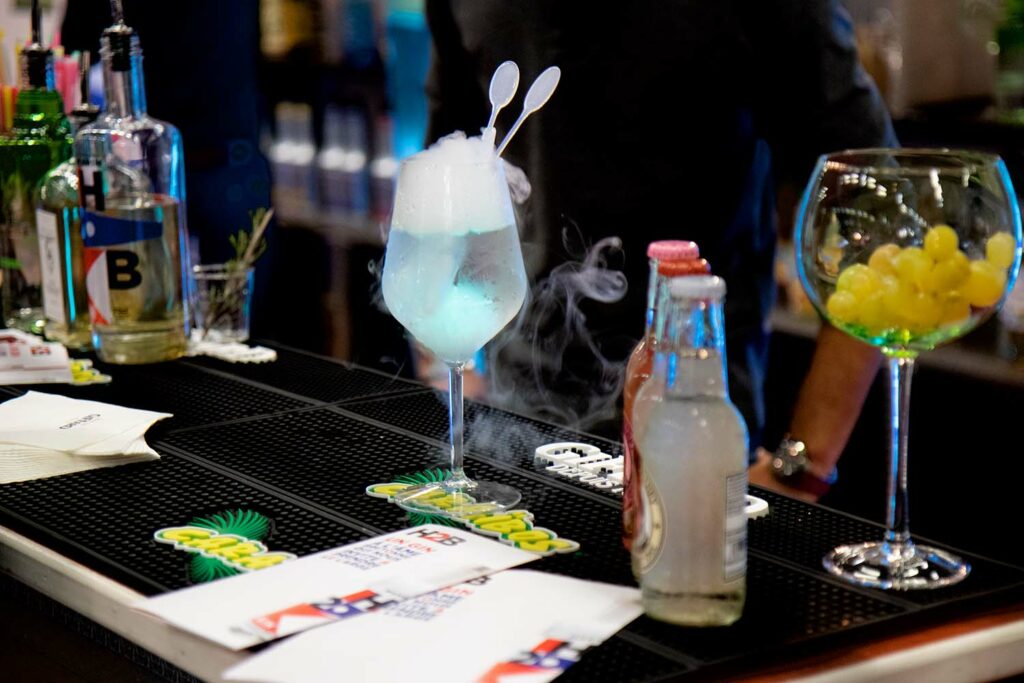 Smoky Gin Cocktail with MistyStix and Mistybubble